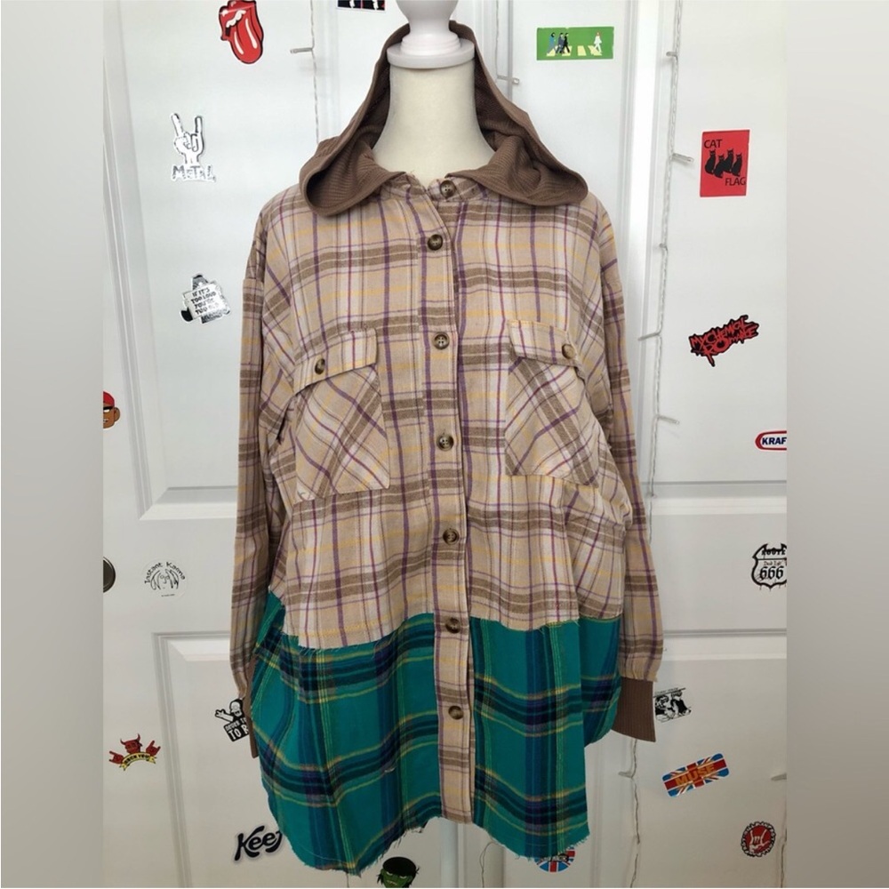 Easel Mix Plaid Button Down Oversized Thermal With Hood In Khaki. NWT! Sz S